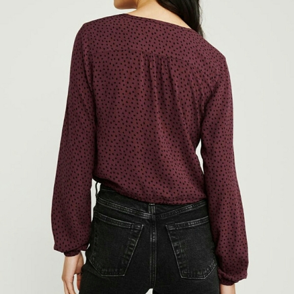 Abercrombie & Fitch Cinch Hem Blouse. NWT - Picture 2 of 3